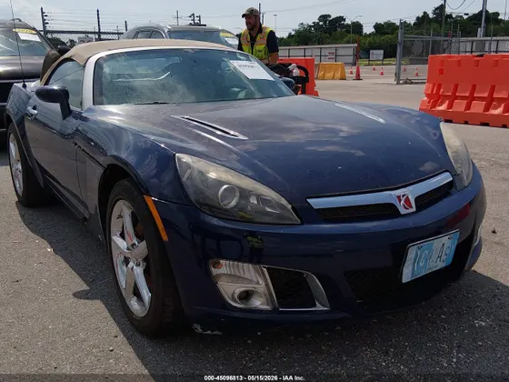 2009 Saturn Sky Red Line