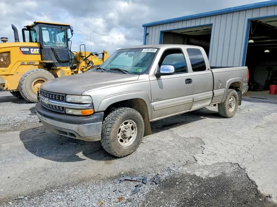 2000 Chevrolet Silverado 2500 LS