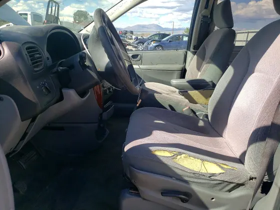 2006 Chrysler Town & Country SWB TOWN & COUNTRY