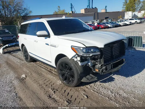 2023 Lincoln Navigator Reserve