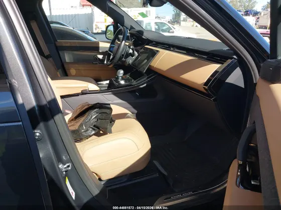 2025 Land Rover Range Rover Sport SE