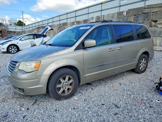 2009 Chrysler Town & Country Touring