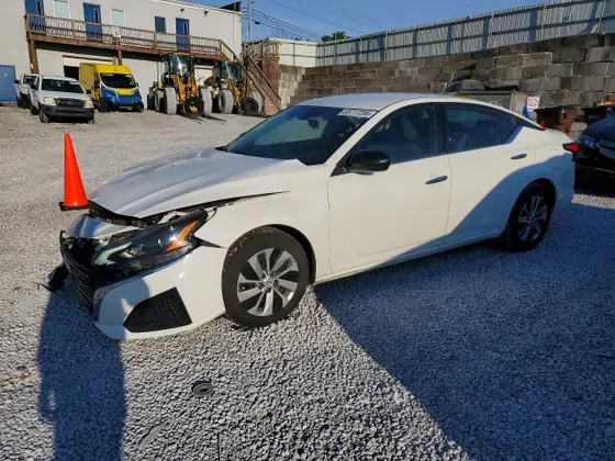 2024 Nissan Altima 2.5 S