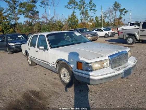 1993 Lincoln Town Car Signature