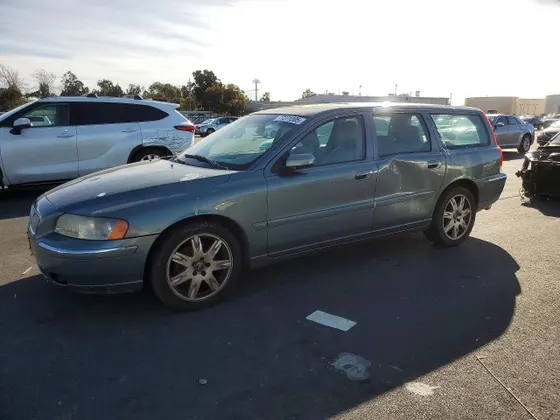 2005 Volvo V70