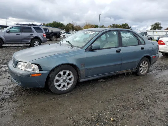 2002 Volvo S40 1.9T