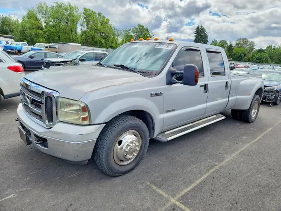 2006 Ford Super Duty F-350 DRW XL