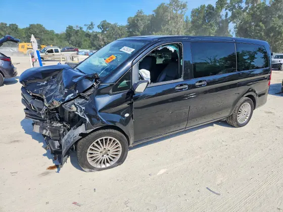 2018 Mercedes-Benz Metris Passenger Van METRIS