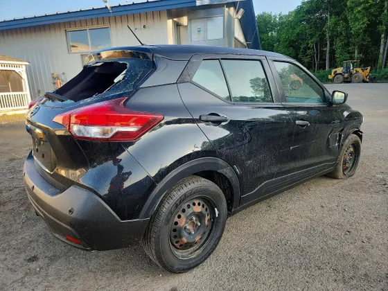 2020 Nissan Kicks S
