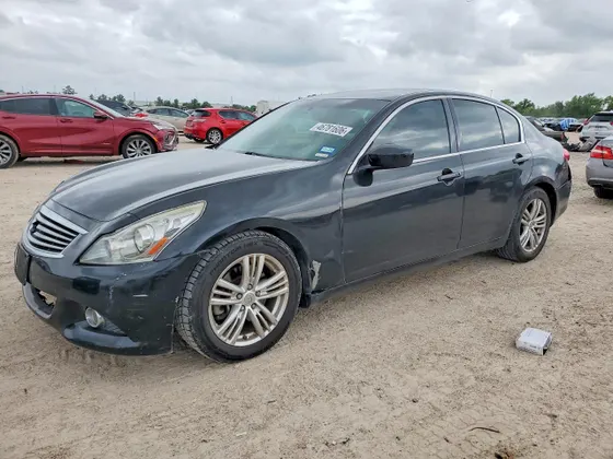 2015 INFINITI Q40