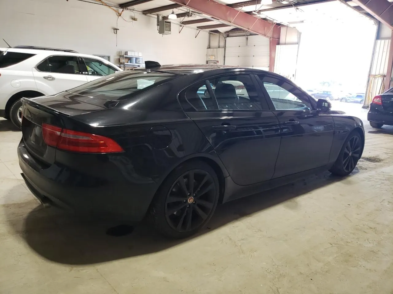 2017 Jaguar XE 35t R-Sport