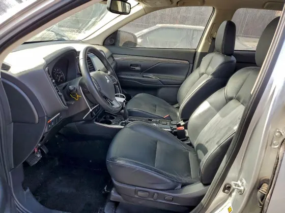 2020 Mitsubishi Outlander ES