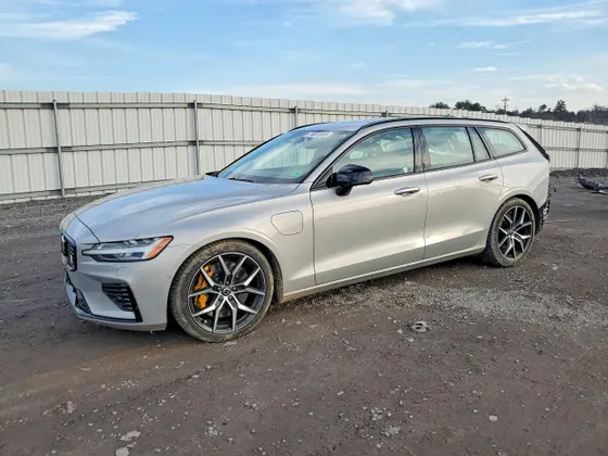 2024 Volvo V60 Recharge Plug-In Hybrid Polestar Engineered