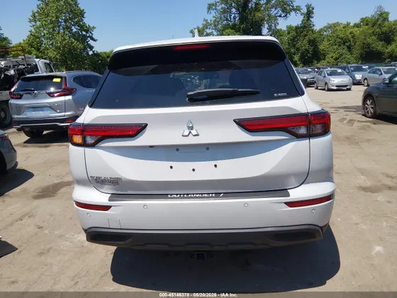 2022 Mitsubishi Outlander ES