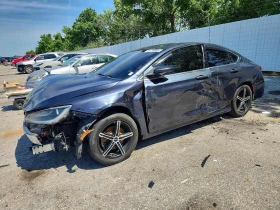 2017 Chrysler 200 Touring