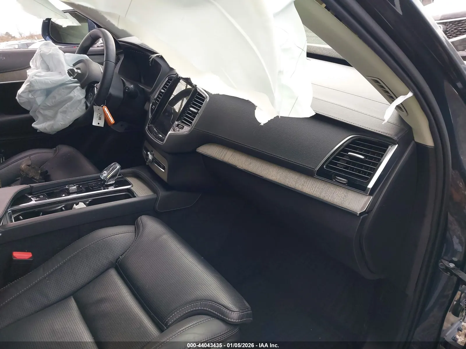2025 Volvo XC90 Plug-In Hybrid Ultra