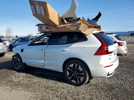 2026 Volvo XC60 Plug-In Hybrid Plus