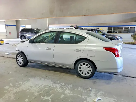 2018 Nissan Versa Sedan SV