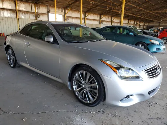 2014 INFINITI Q60 Convertible