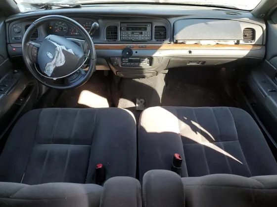 2010 Ford Crown Victoria LX