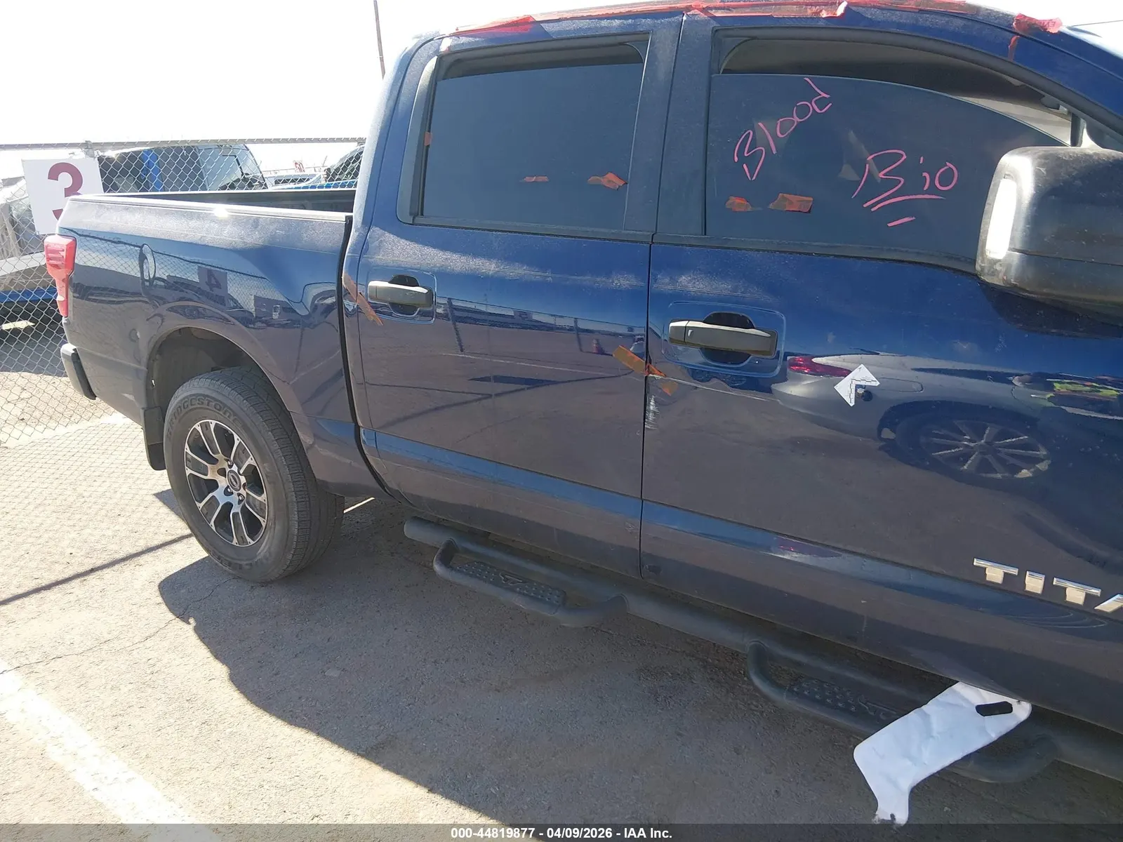 2023 Nissan Titan SV