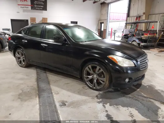 2011 INFINITI M56
