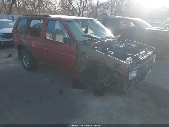 1995 Nissan Pathfinder LE