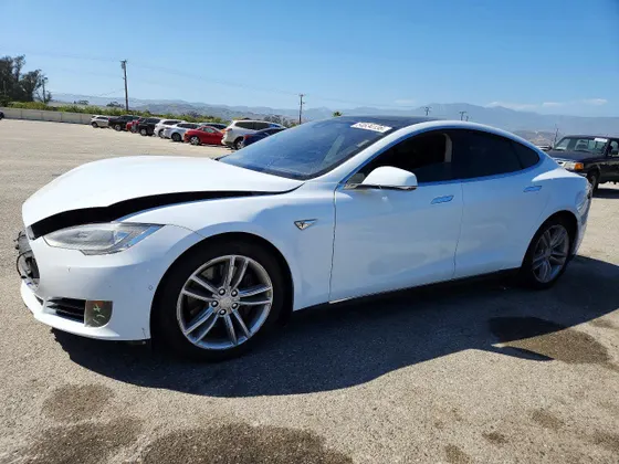 2015 Tesla Model S 85D
