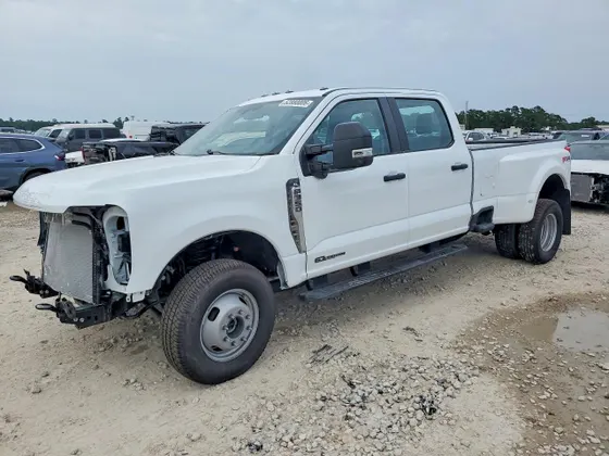 2026 Ford Super Duty F-350 DRW XL