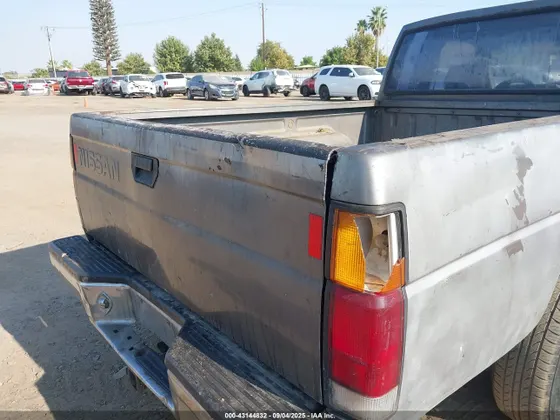 1989 Nissan Hardbody King Cab 2WD KING CAB