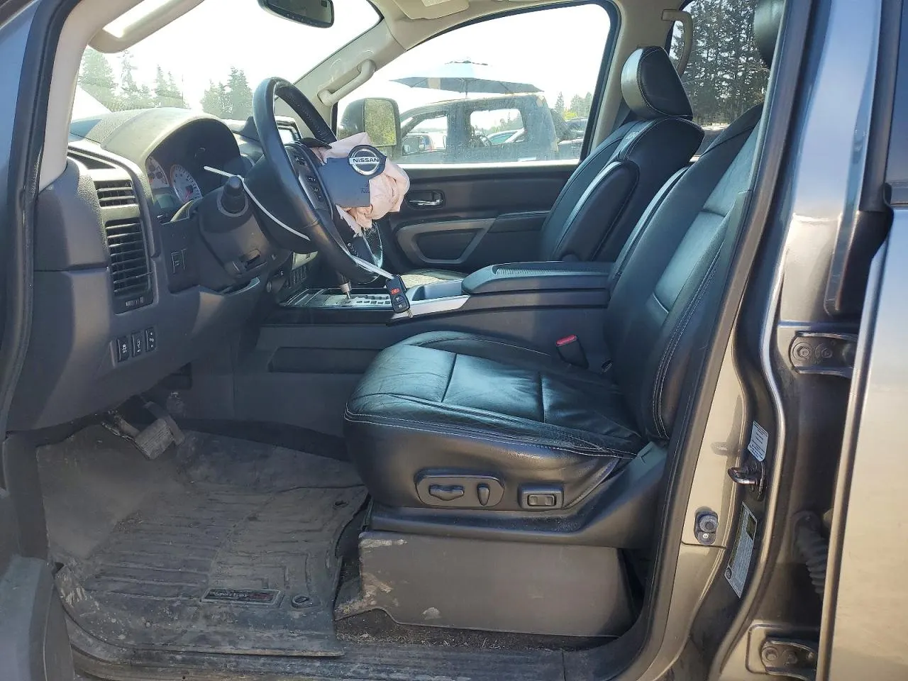 2015 Nissan Titan SL