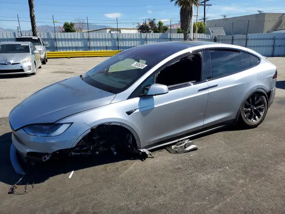 2025 Tesla Model X Plaid