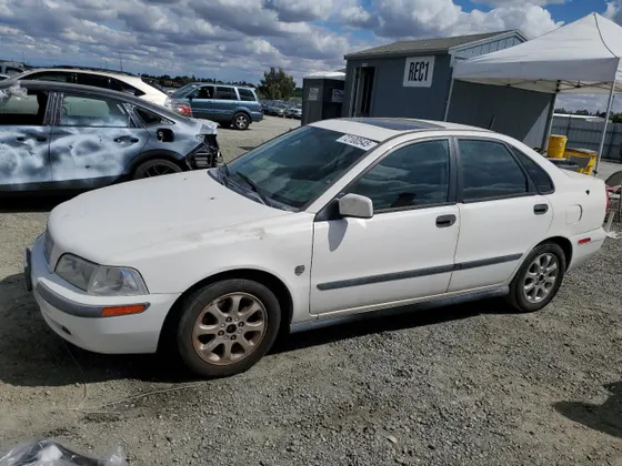 2001 Volvo S40 1.9T