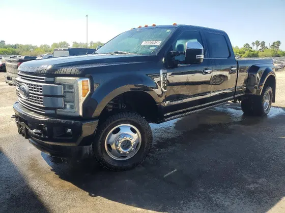 2018 Ford Super Duty F-350 DRW Platinum