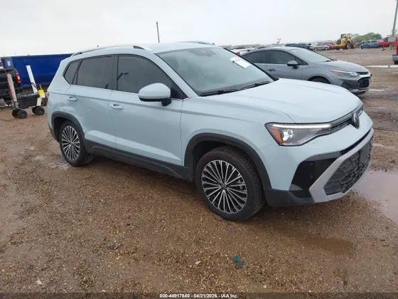 2025 Volkswagen Taos SE