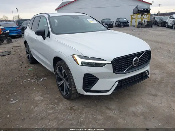 2022 Volvo XC60 Recharge Plug-In Hybrid R-Design