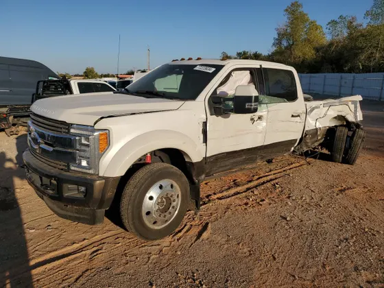 2017 Ford Super Duty F-450 DRW XLT