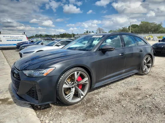 2023 Audi RS 6 Avant RS6