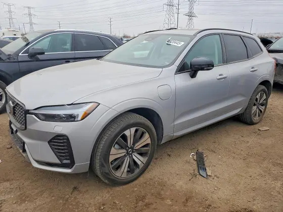 2025 Volvo XC60 Plug-In Hybrid Core