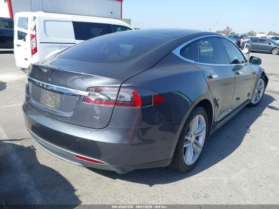 2015 Tesla Model S 85 kWh Battery