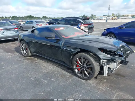 2018 Aston Martin DB11