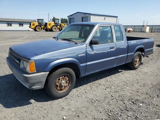1989 Mazda B2200 Pickup 2WD CAB PLUS