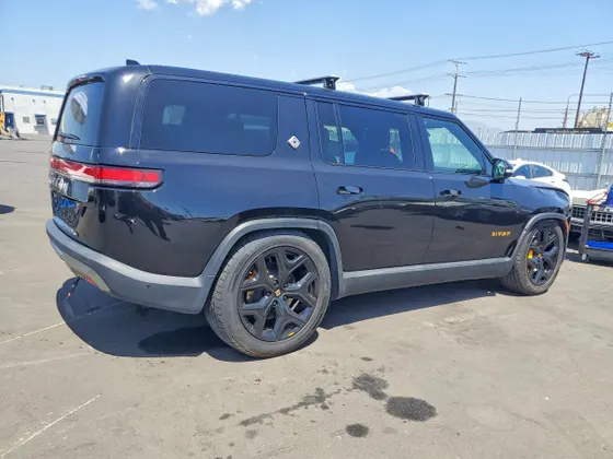 2022 Rivian R1S Launch Edition