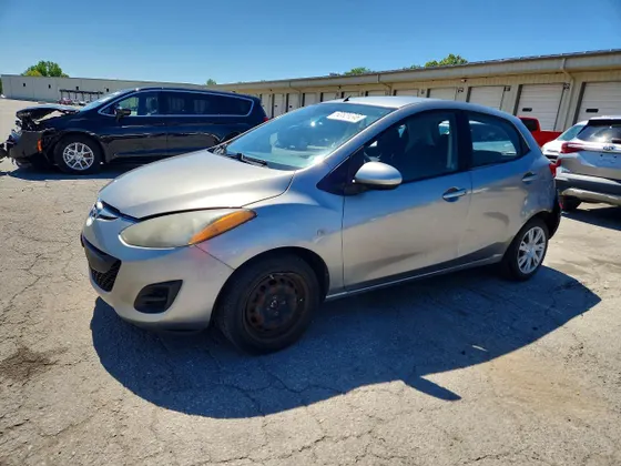 2011 Mazda Mazda2 Touring