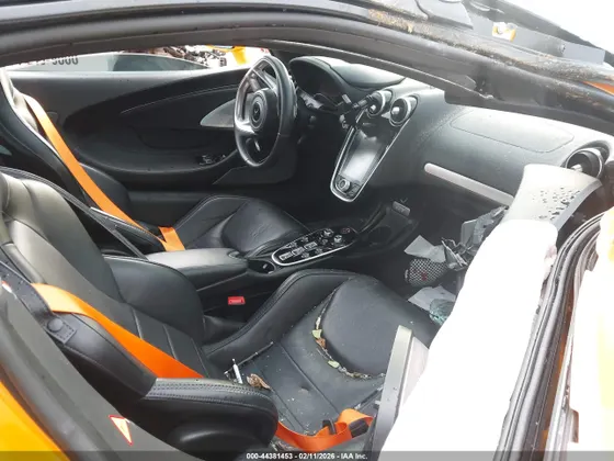 2023 McLaren GT