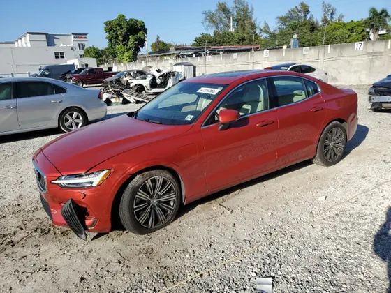 2022 Volvo S60 Recharge Plug-In Hybrid Inscription