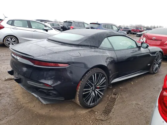 2020 Aston Martin DBS