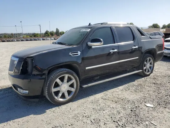 2011 Cadillac Escalade EXT Premium