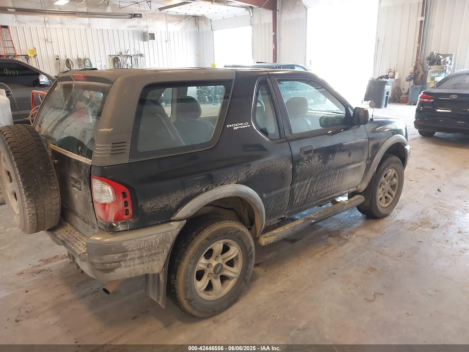 2002 Isuzu Rodeo Sport S 3.2L V6 HARD TOP/S 3.2L V6 SOFT TOP
