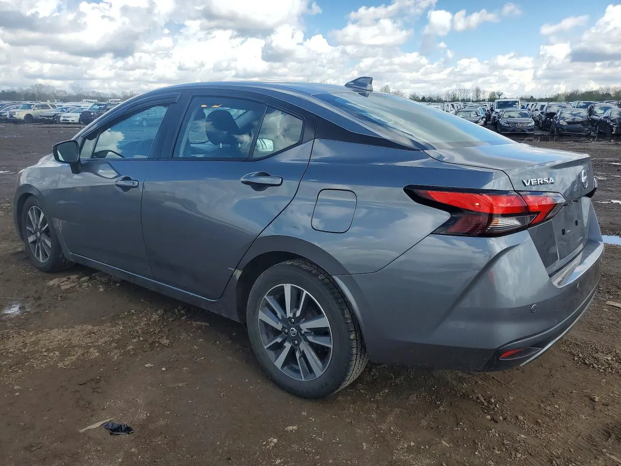 2021 Nissan Versa SV